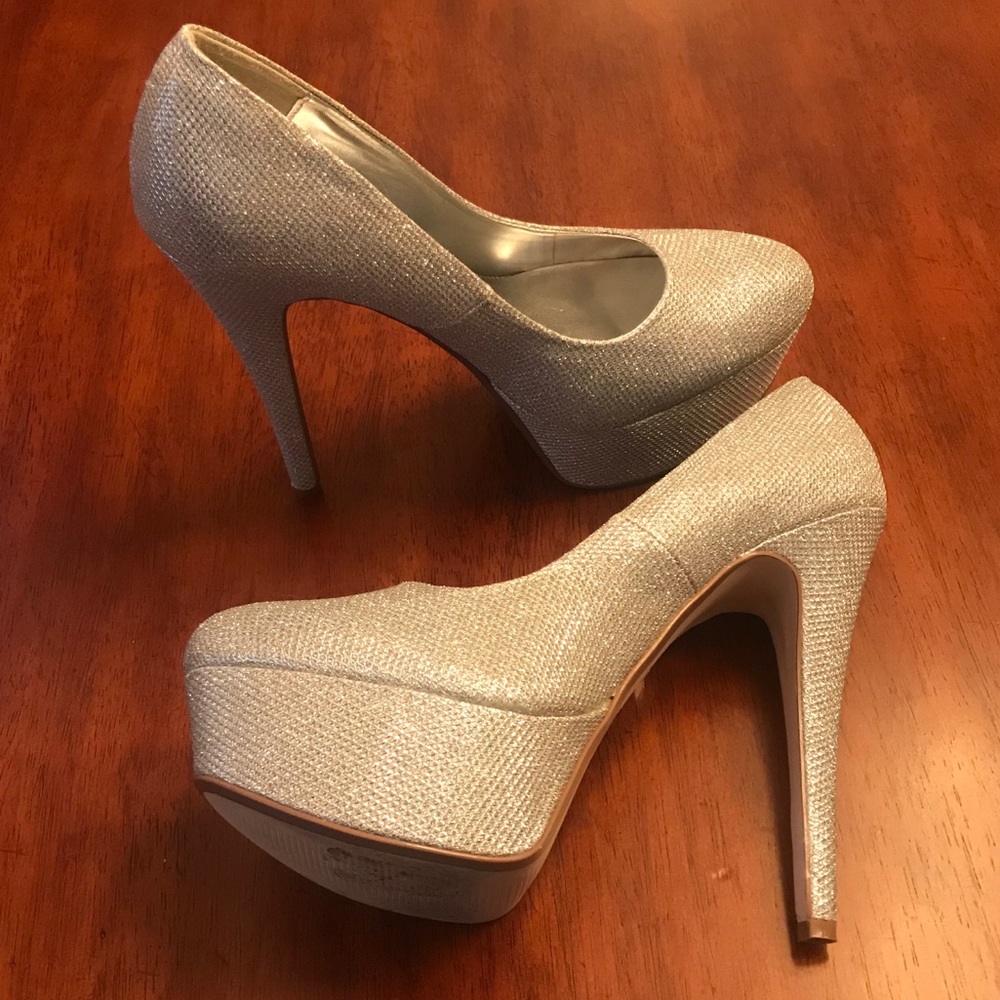 *worn once!* Anne Michelle Silver High Heels
